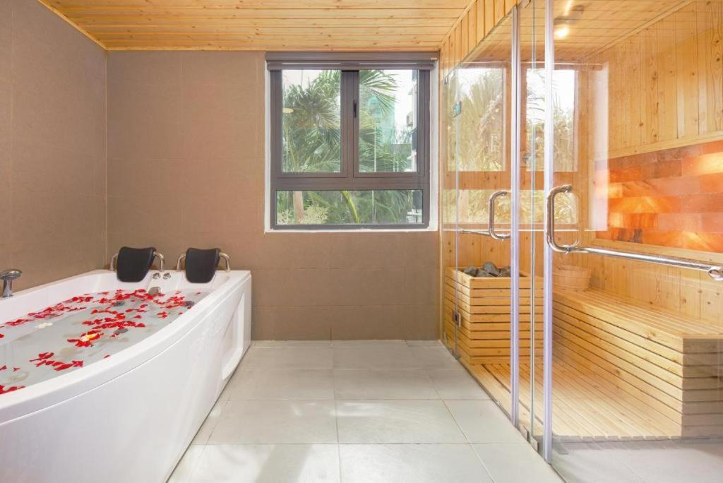 Grand Sea View Hotel & Spa Da Nang Esterno foto
